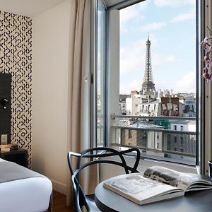 Studio Eiffel Tower View